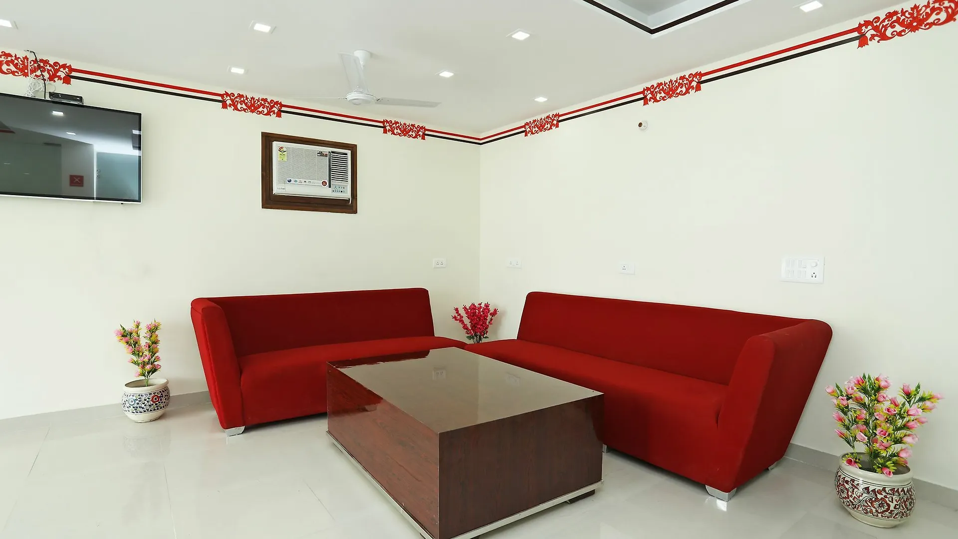 Oyo 9380 Star Rooms Badshahpur Indie