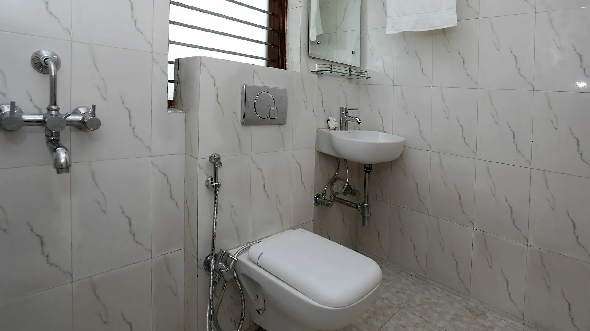 Oyo 9380 Star Rooms Badshahpur